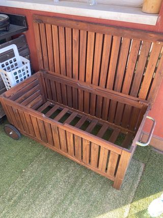 Panca portaoggetti in legno di acacia