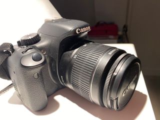 Cámara fotos Canon EOD 550D, reflex con objetivos
