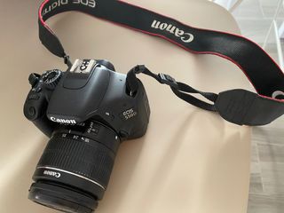 Cámara fotos Canon EOD 550D, reflex con objetivos