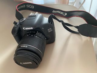 Cámara fotos Canon EOD 550D, reflex con objetivos