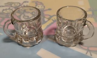 Chupitos. Pequeñas jarras vintage para chupitos