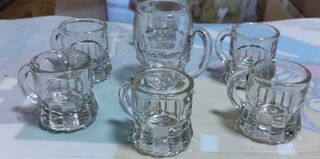 Chupitos. Pequeñas jarras vintage para chupitos