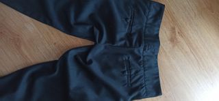 Pantalón chica negro talla 38. Stradivarius.