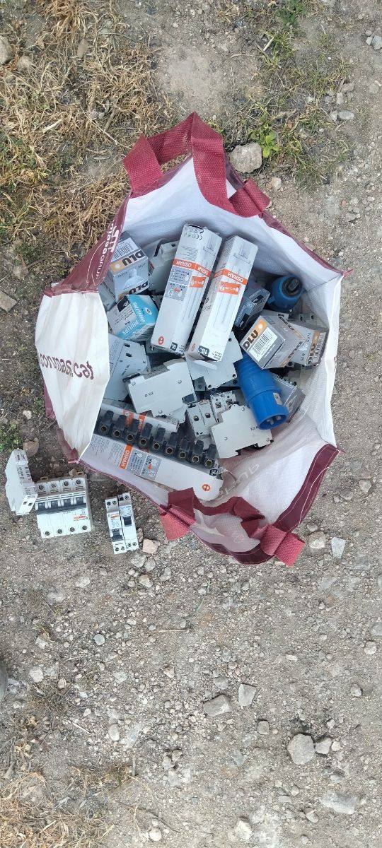 Electricitat material