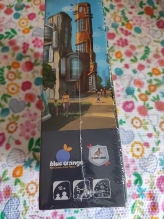 Neoville precintado.