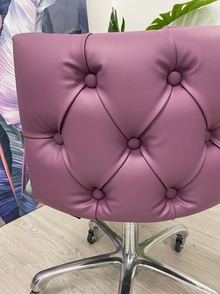 Silla para manicura Deco violeta con capitoné