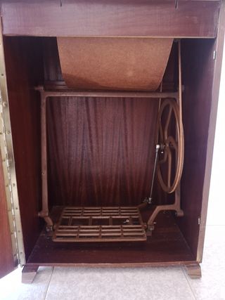 Máquina antigua de coser Singer