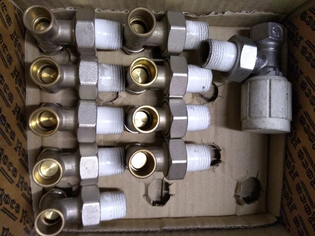 LLAVE RADIADOR ESCUADRA 1/2 y 3/8 ROCA