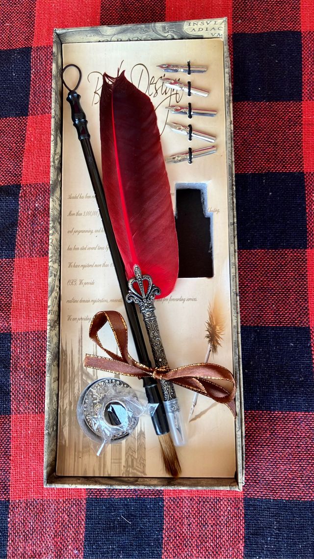 Pluma para escribir con tinta.