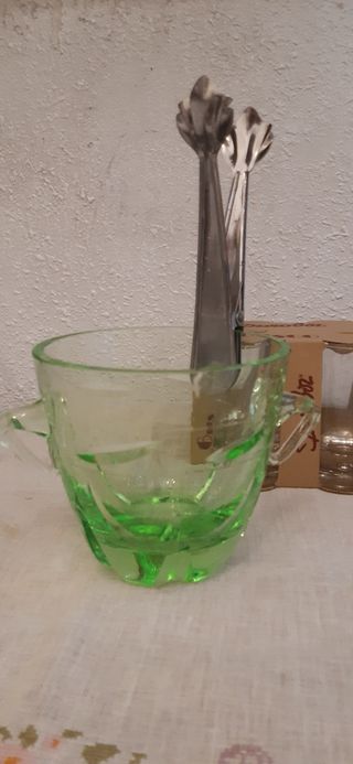 Cubitera y vasos de chupito