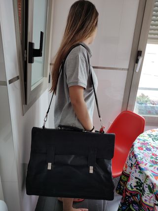 Bolso de piel diseño del joyero Víctor Caparrós