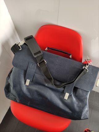 Bolso de piel diseño del joyero Víctor Caparrós