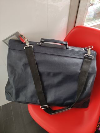 Bolso de piel diseño del joyero Víctor Caparrós