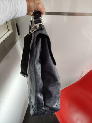 Bolso de piel diseño del joyero Víctor Caparrós