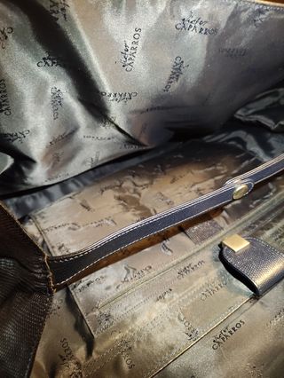 Bolso de piel diseño del joyero Víctor Caparrós