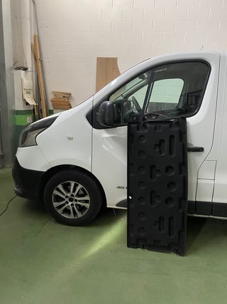 Bandeja trasera Renault traffic 2016