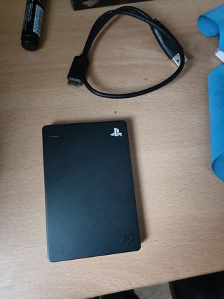 Ps4 slim 1TB + GameDrive 2TB + mando