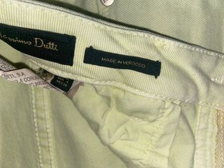 Pantalón pitillo color amarillo de Massimo Dutti