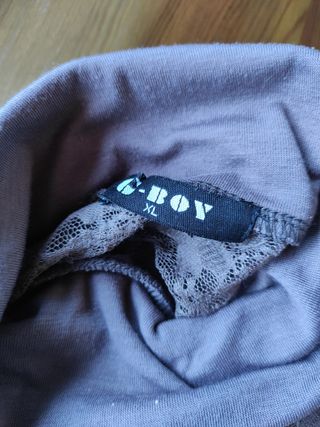 Camiseta cuello vuelto.