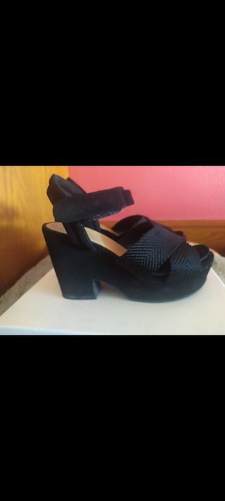 Sandalias de tacón de bimba y lola