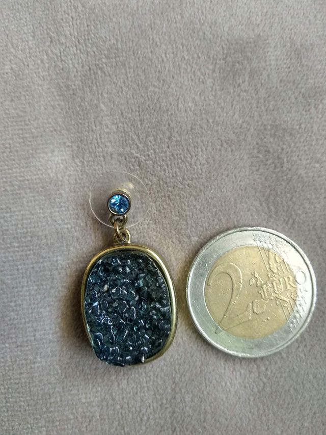 Pendientes piedra azul con relieve