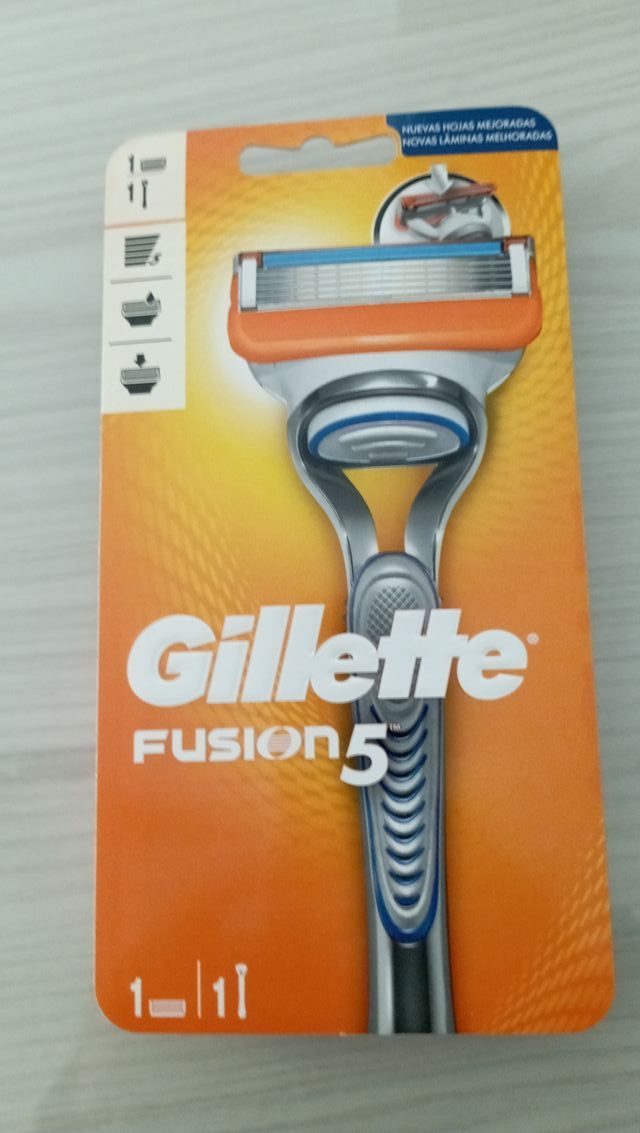 Maquina de afeitar gillete fusión 5