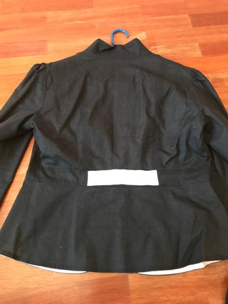 Traje de falda. Conjunto de mujer