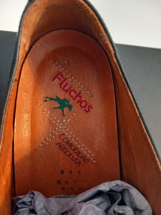 ZAPATOS MARCA FLUCHOS.