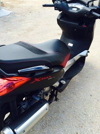 Motocicleta Yamaha Xmax 125cc. Black Xmax.Año 2010