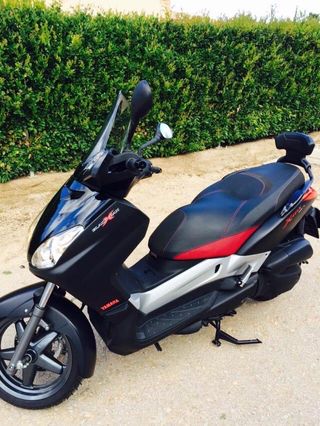 Motocicleta Yamaha Xmax 125cc. Black Xmax.Año 2010