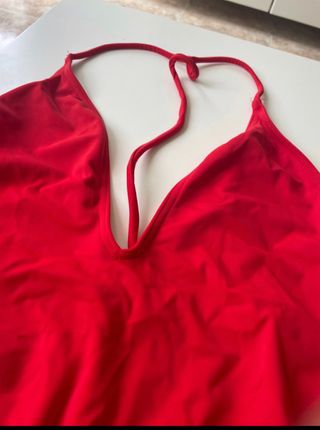 Bañador licra rojo escotado. SIN ESTRENAR 