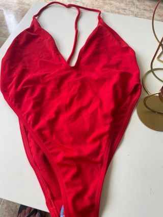 Bañador licra rojo escotado. SIN ESTRENAR 