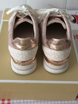 ZAPATILLAS DEPORTIVAS MICHAEL KORS ROSA Y BEIG