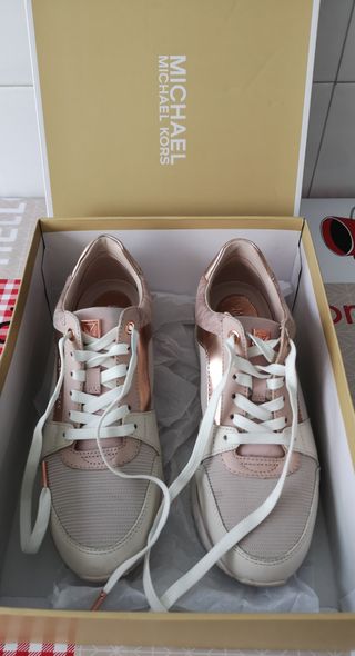 ZAPATILLAS DEPORTIVAS MICHAEL KORS ROSA Y BEIG