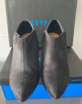 Zapatos abotinados de tacón