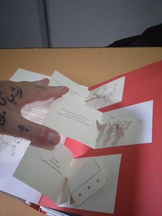 libro el Principito con ilustraciones y despegable