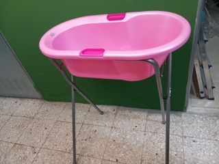 Bañera para bebé con patas plegables