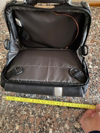 Case Logic PDVS-3 9 Portable DVD Player Case