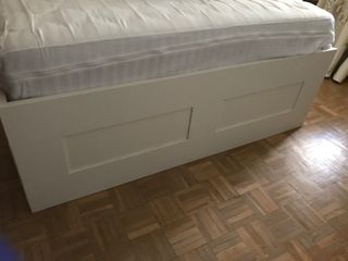 Cama doble BRIMNES de Ikea