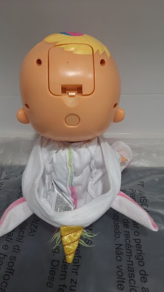 Bebé llorón unicornio y lea