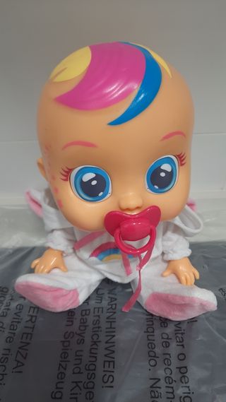 Bebé llorón unicornio y lea
