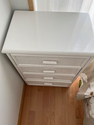 Cómoda y espejo mimbre y ratán