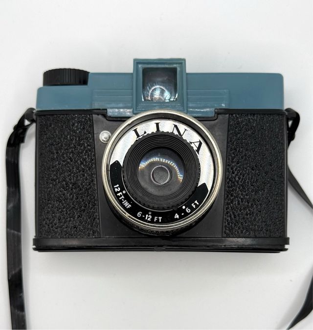 Cámara DIANA LINA con su caja original