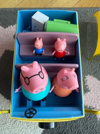 PEPPA PIG AUTOCARAVANA BANDAI