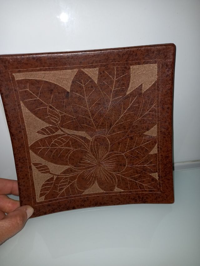 Bandeja decorativa de barro