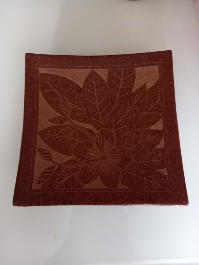 Bandeja decorativa de barro