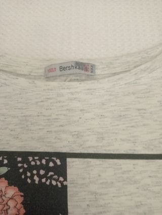 Camiseta Bershka XS