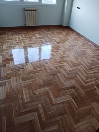 ACUCHILLADO Y BARNIZADO