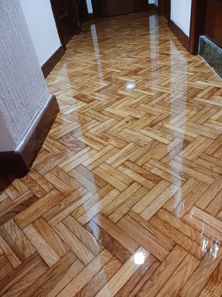 ACUCHILLADO Y BARNIZADO