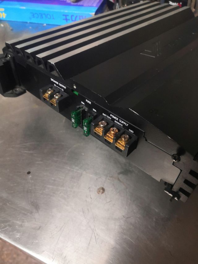 Amplificador alpine mrpm650 de segunda mano por 120 EUR en Cubelles en